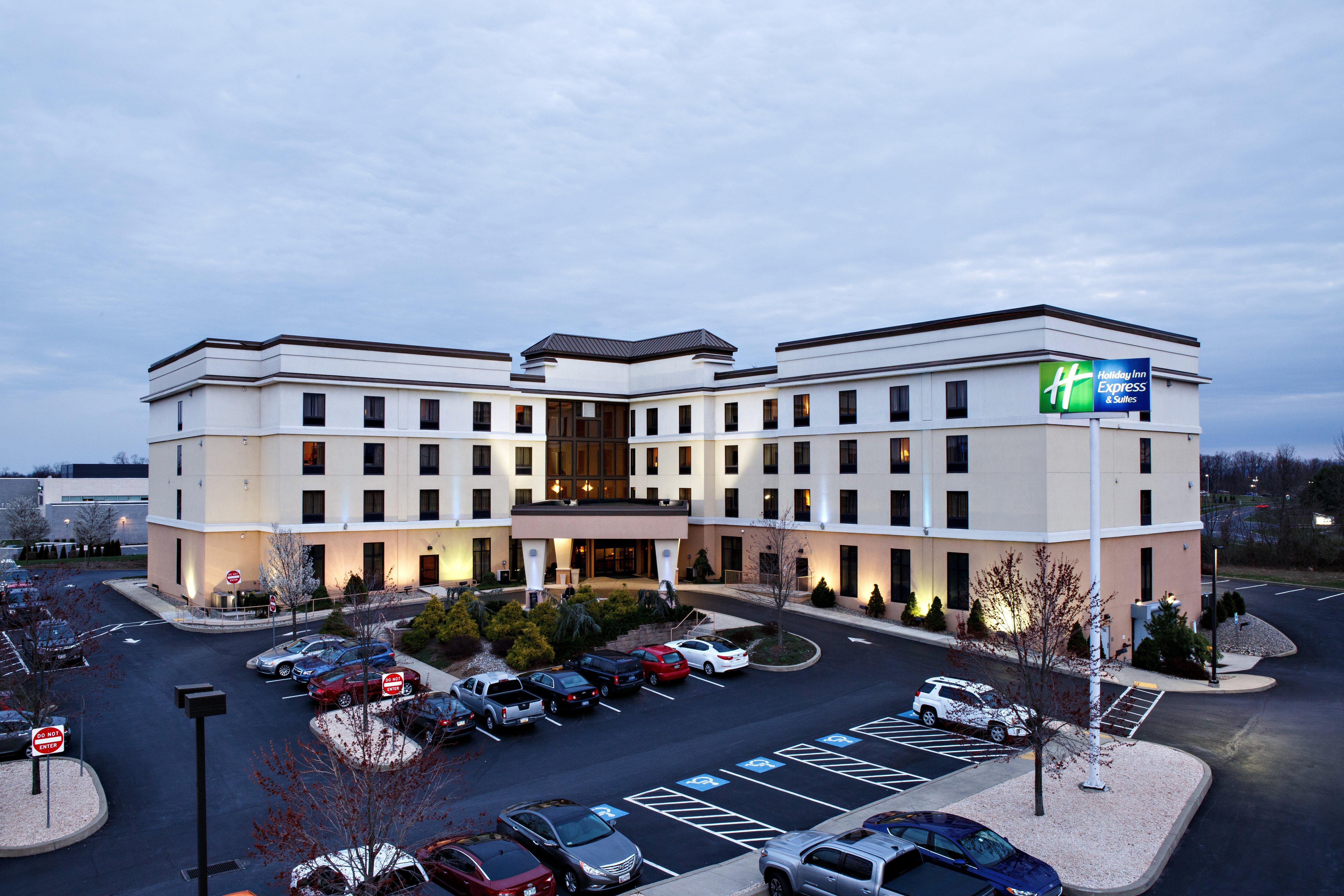 Holiday Inn Express & Suites Harrisburg West Mechanicsburg Dış mekan fotoğraf