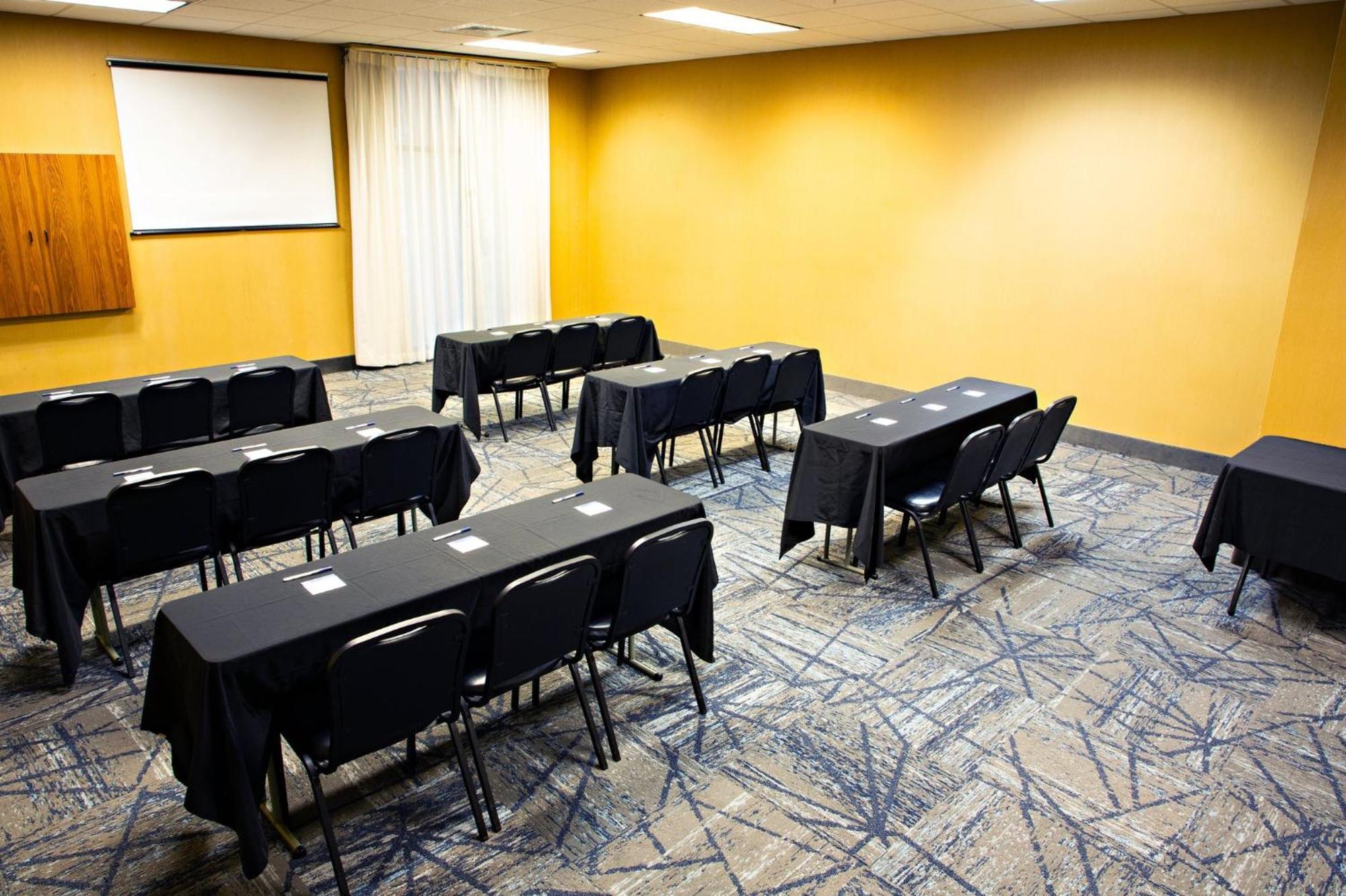 Holiday Inn Express & Suites Harrisburg West Mechanicsburg Dış mekan fotoğraf